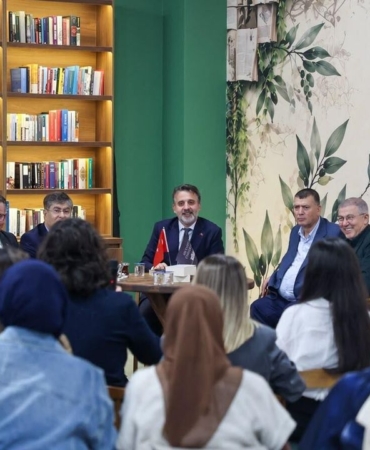Sahin-Biba-Mudanya-Universitesi-ogrencileriyle-bulustu-featured