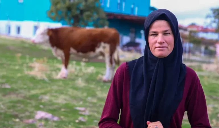 Uşak’ta iki inekle başlayan Mürşide Türk’ün başarı öyküsü