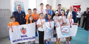 CUMHURİYET KUPASI YÜZME YARIŞLARI YENİŞEHİR'DE DÜZENLENDİ