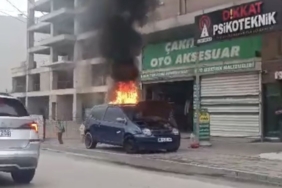 BURSA'DA PARK HALİNDEKİ OTOMOBİL ALEVLERE TESLİM OLDU